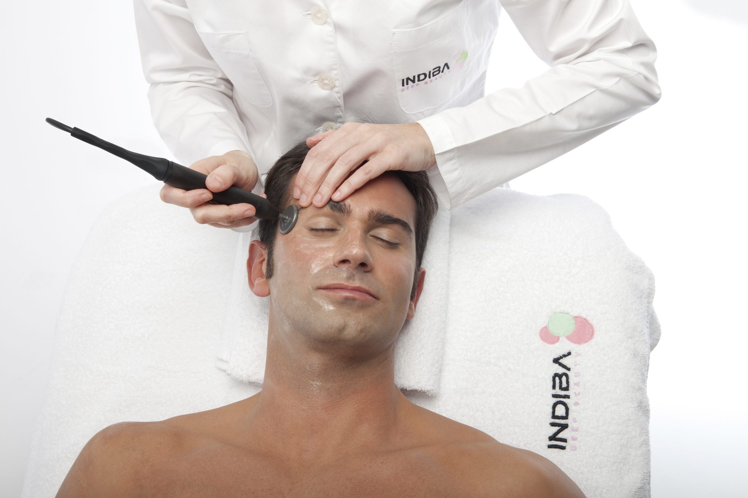 Indiba facial en centro de estética y bienestar en zaragoza